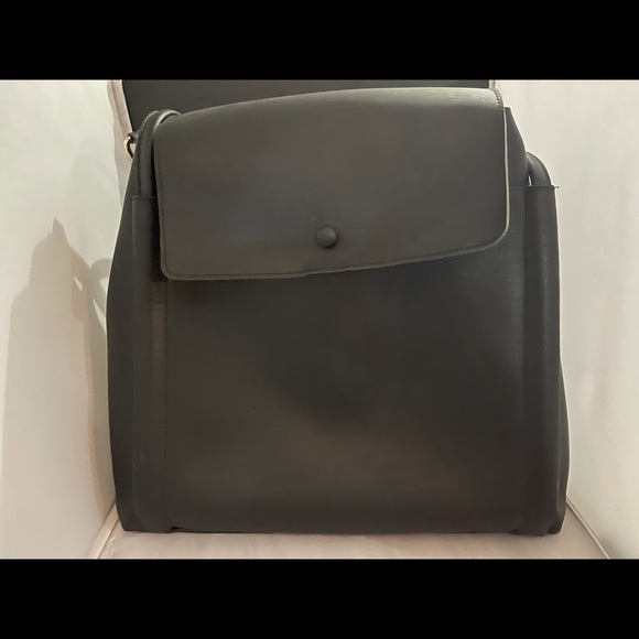Expressions Handbags - Large Vegan Leather Bag/Backpack